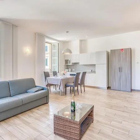 Apt. Luxury Britannia Apartament Cadenabbia